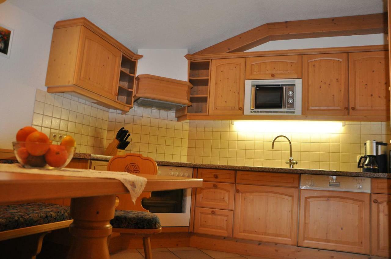 Appartamento Haus Goldeck Lermoos Esterno foto