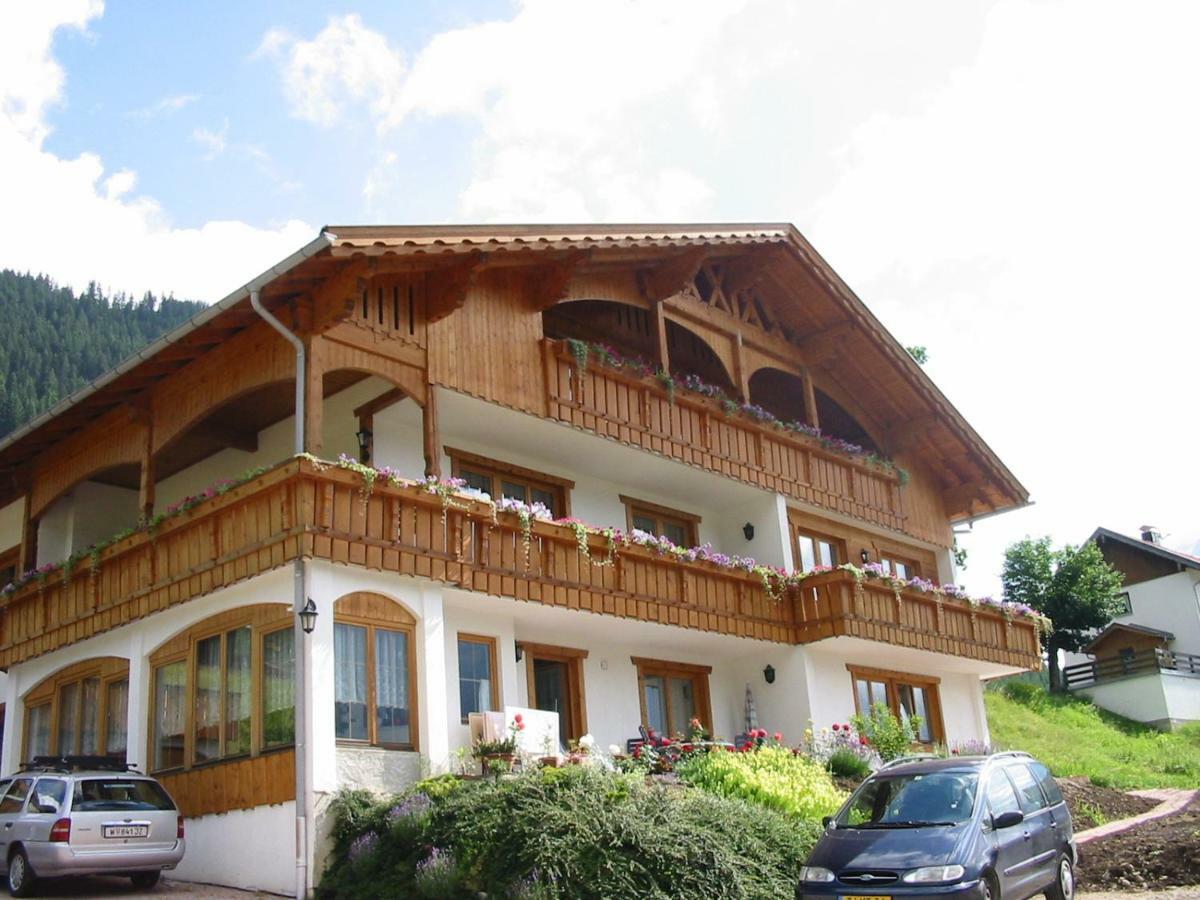 Appartamento Haus Goldeck Lermoos Esterno foto